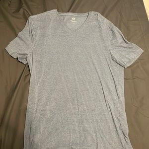 H&M men’s slim fit tee